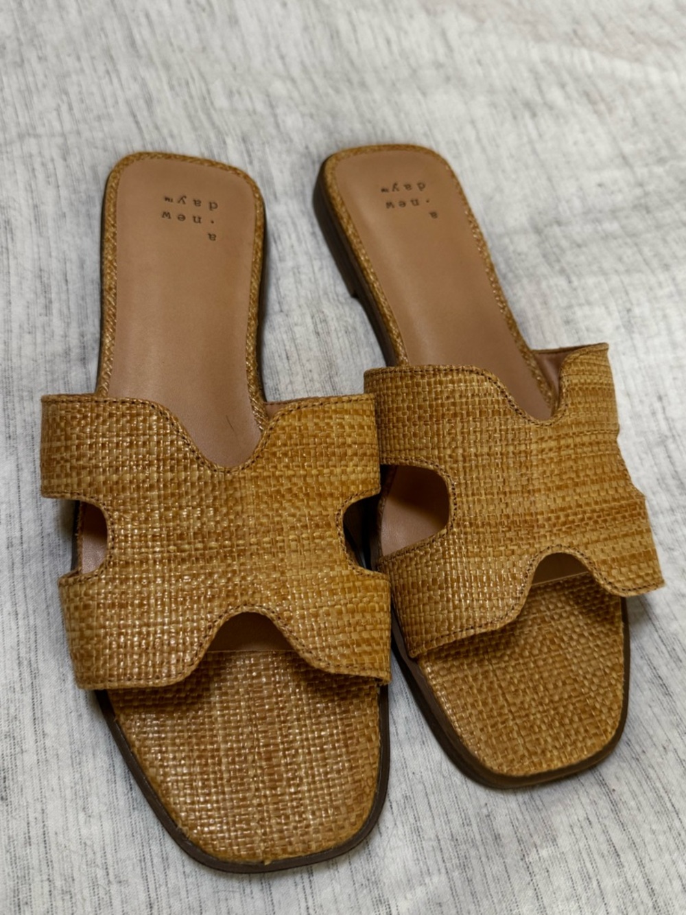 Woven Slide Sandals - Picture 3 of 8